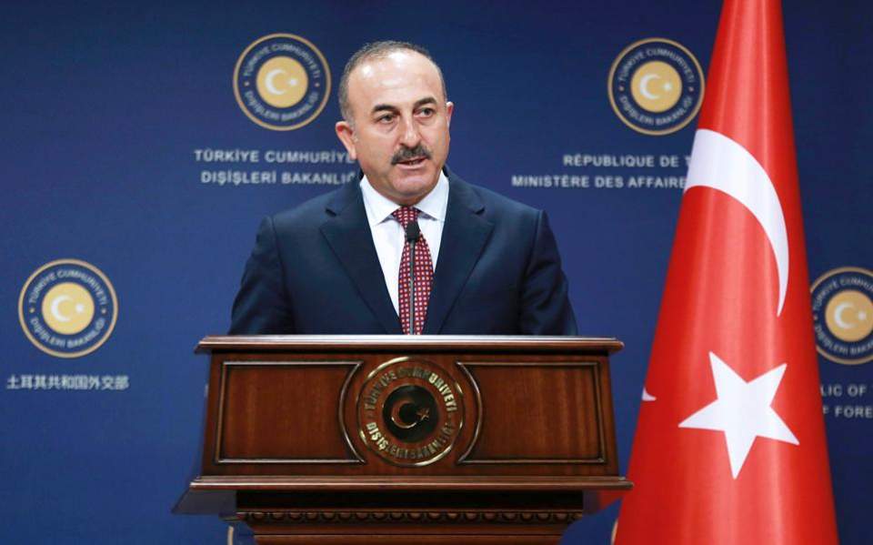 Turkish FM reiterates claims Tsipras promised extradition of officers