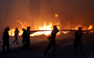 greece-battles-raging-forest-fires-as-homeowners-flee-to-safety