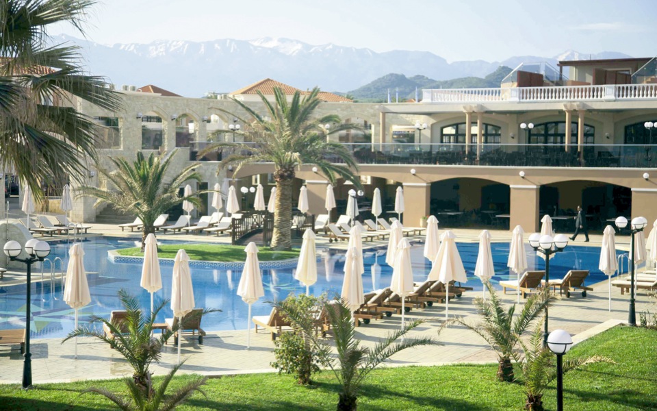 Local hotels slash rates as Turkey booms
