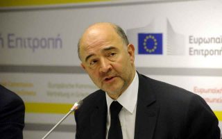 Moscovici sees scope for handouts, market confidence