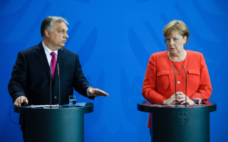 Calls by Orban, Seehofer for more migrant returns