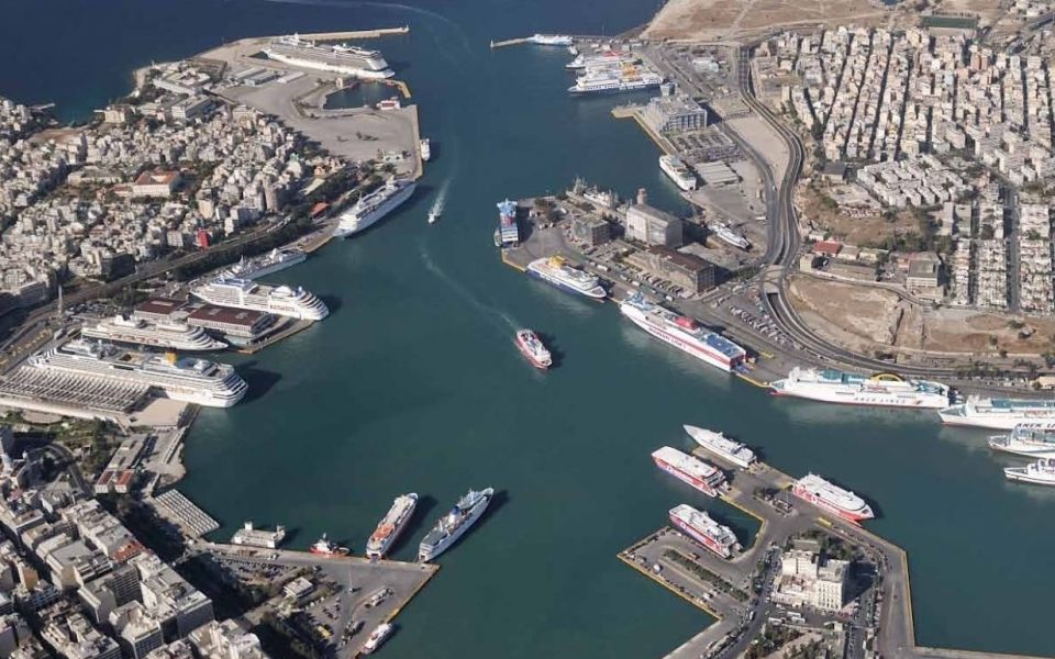 Investigation into death of man (66) in Piraeus port