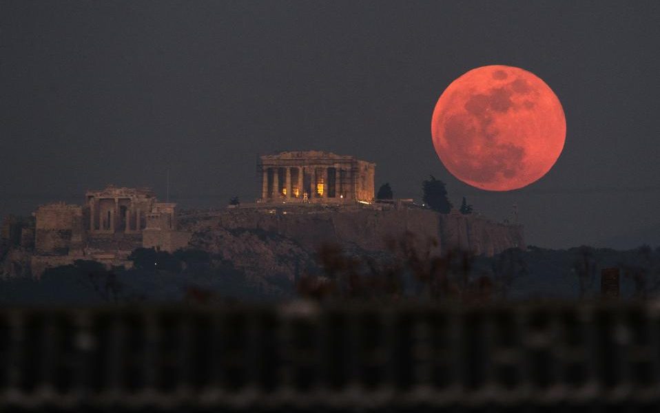 Blood moon to dominate night sky in longest lunar eclipse of 21st century