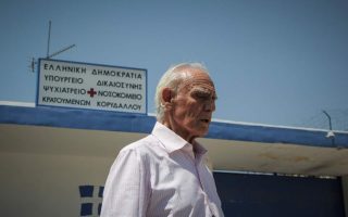 Tsochadzopoulos steps out of prison on early release