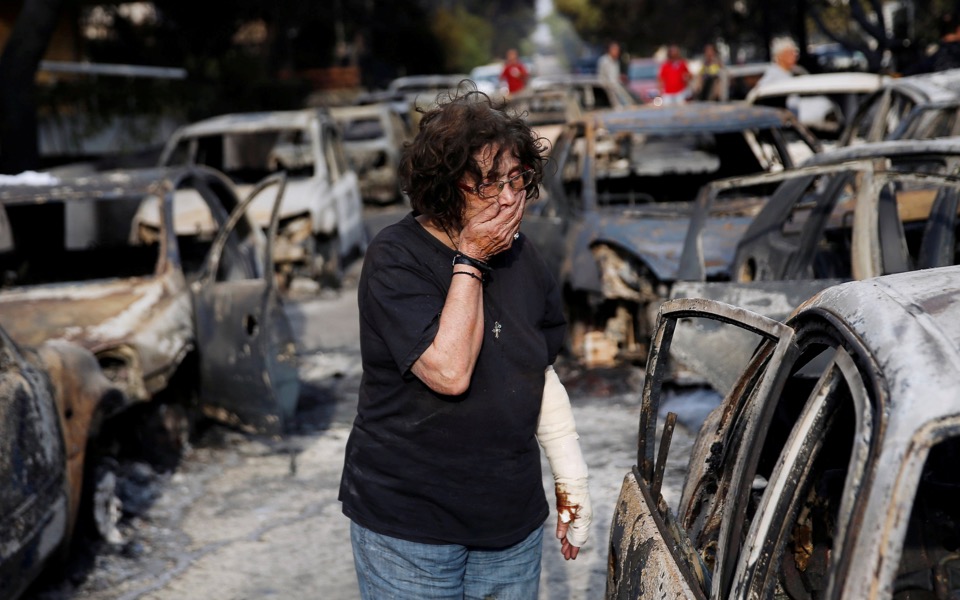 Wildfire kills at least 60 near Athens; three days of mourning called