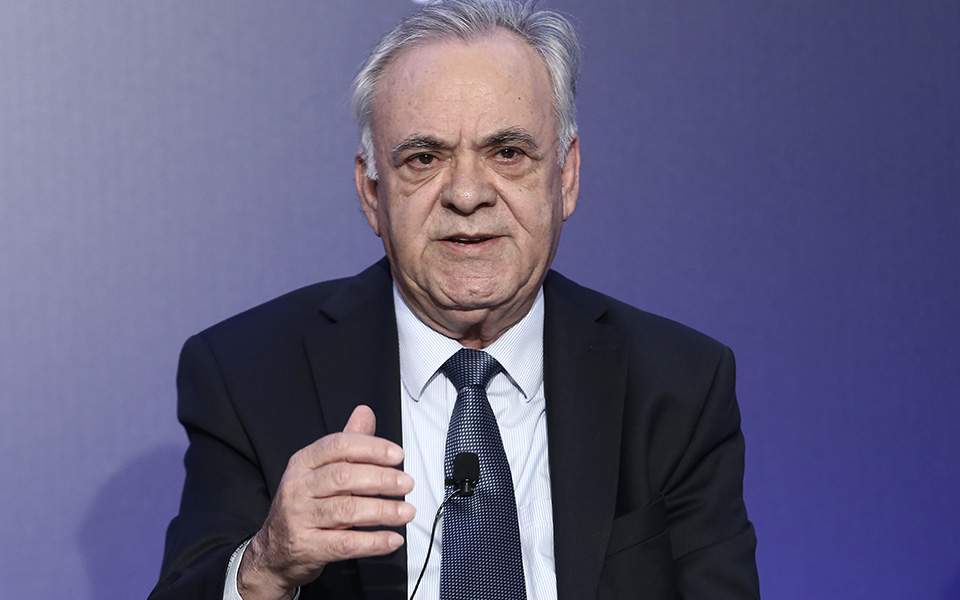 Dragasakis warns against ‘political games’ after bank share sell-off