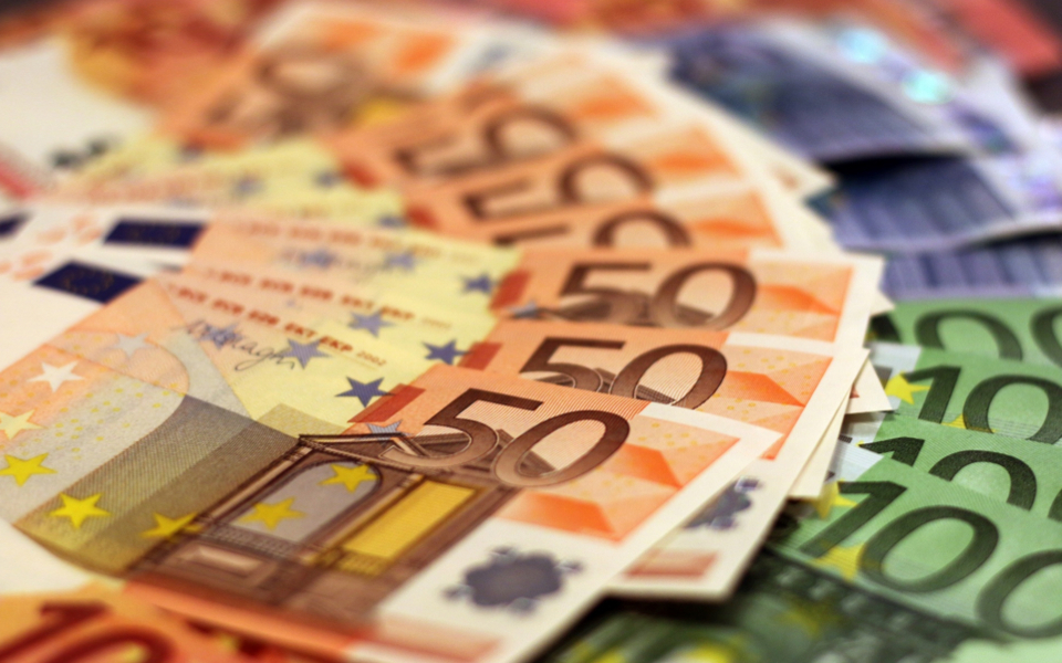 Greece raises 812.5 mln euros in T-bill sale