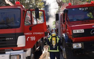 Firemen evacuate kindergarden in Halkidiki
