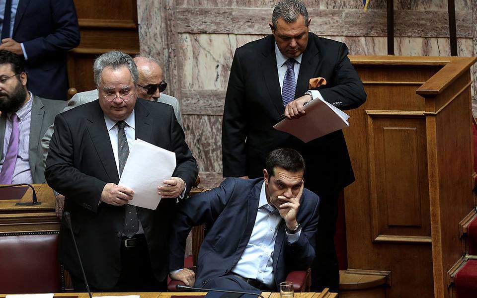 Kotzias accuses Kammenos of undermining Greek position on FYROM name deal