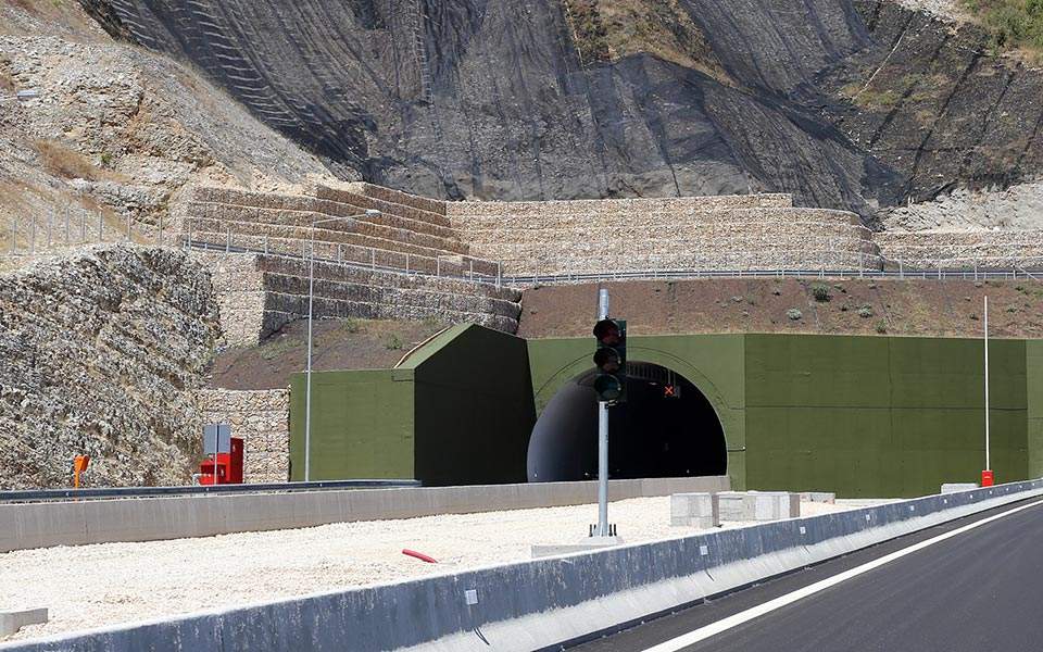 Commission to fund western Greece motorway with 121 mln euros
