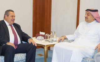 Greek defense minister visits Qatar