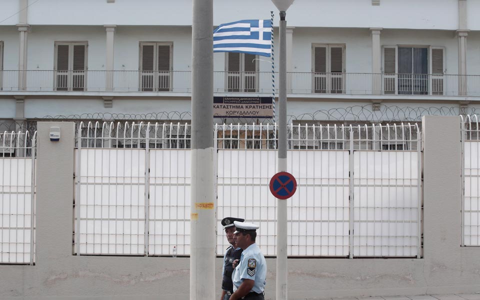Greece starts to vaccinate prison inmates