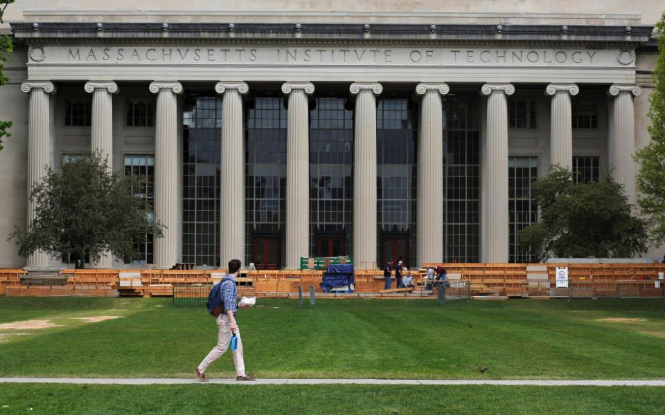 Greek professors in Boston and the potential brain gain