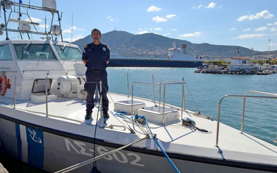 Statue to be erected in honor of late coast guard officer on Lesvos