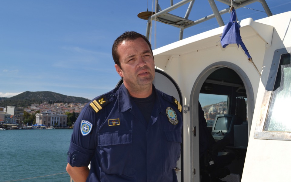 Greek officer who rescued migrants mourned