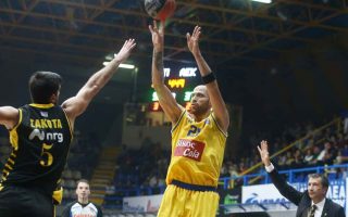 Peristeri upsets AEK on Basket League’s tip-off