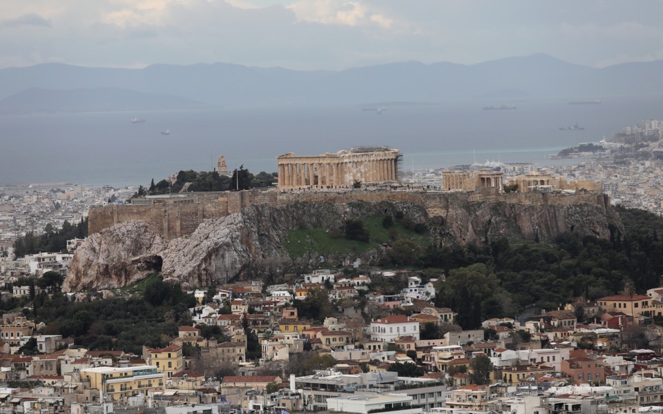 Makriyianni residents bemoan new buildings at foot of Acropolis