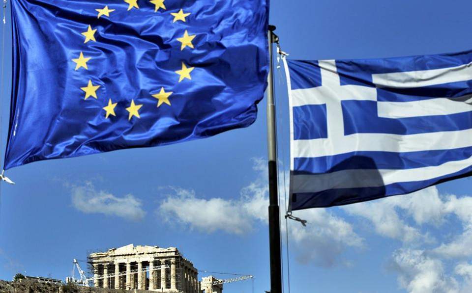 ND enjoys 14 point lead over SYRIZA, poll of polls finds