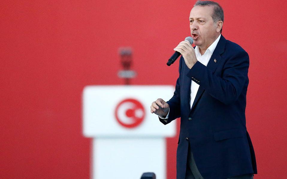 Erdogan underlines Turkey’s military might