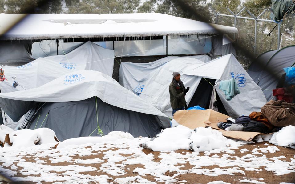 Oxfam report details inhumane conditions at Greek migrant camps