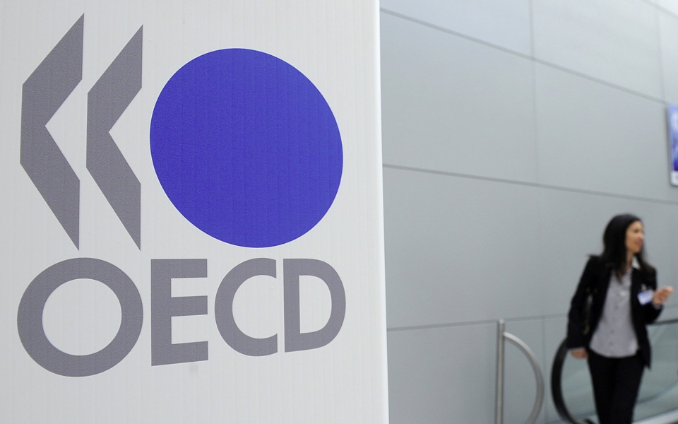 OECD expects a slowdown in Greece