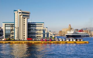 Karamanlis: Piraeus to become transport hub