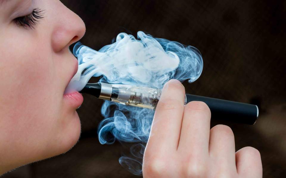 Electronic cigarettes seen behind drop in tobacco smokers, study shows