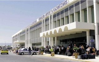 Three arrested at Iraklio airport with forged documents