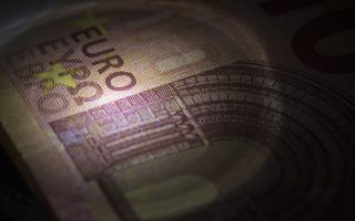 Budget faces 466-mln-euro hole