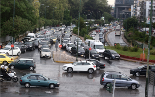 Stormy weather causes traffic woes in Athens