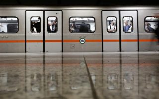 Service on Athens metro, tram to stop after 9 p.m. on Monday