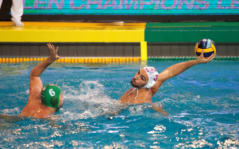 Olympiakos concedes its European crown in water polo