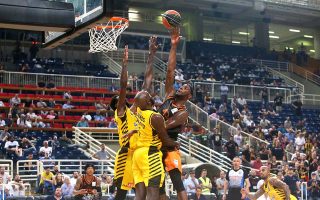 Promitheas stuns AEK to reach Basket League finals