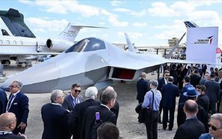 Turkey unveils mockup of homegrown jet in Paris