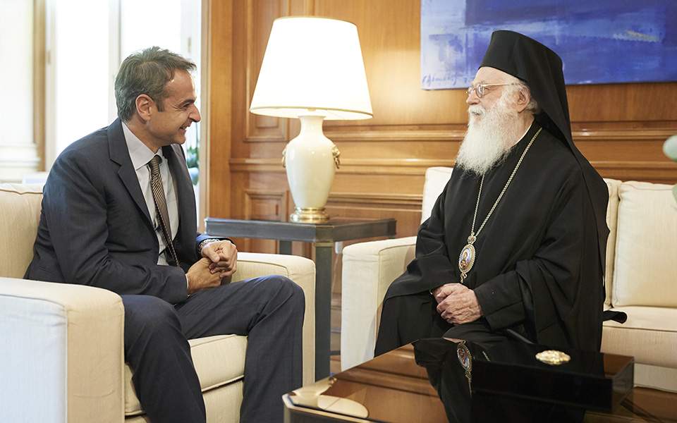 Mitsotakis meets Archbishop of Albania