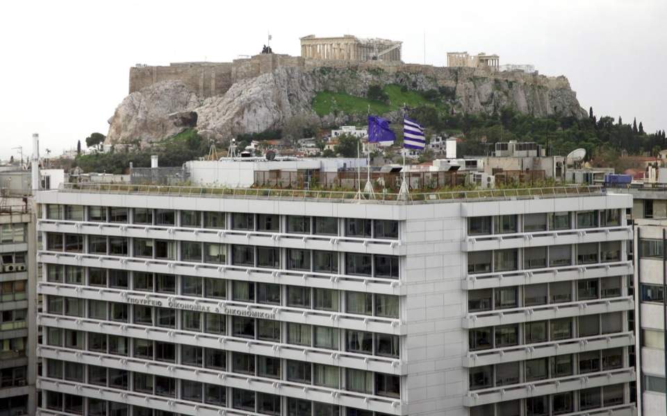 Taxes weighing Greek companies down, study shows