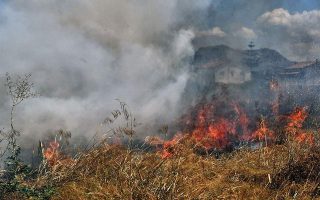 Fire breaks out in East Mani