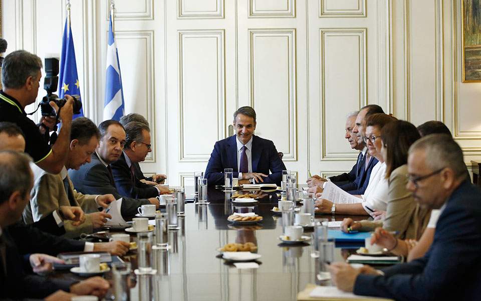 Mitsotakis highlights six priorities in migration