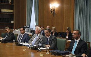 Mitsotakis says tax cuts to be legislated