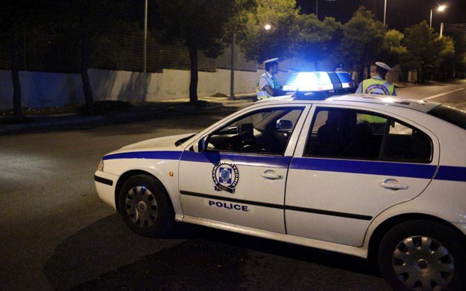 Police seek suspected thieves who rammed patrol car