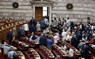 SYRIZA MPs walk out of debate on Polakis’ immunity