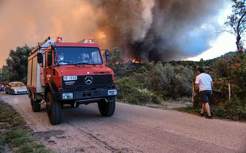 Firefighters battle blaze near Megalopolis