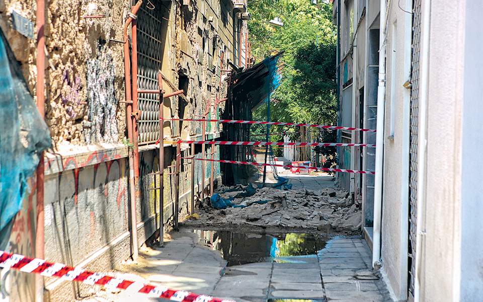 Expert reassuring on post-earthquake activity in Athens