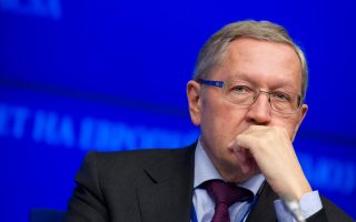 ESM’s Regling: Greece must stick to reforms, fiscal targets