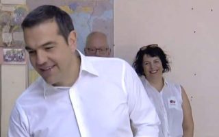 Tsipras urges younger voters to cast their ballot in the elections