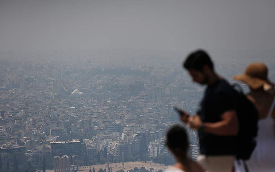Smoke from blazes led to major air pollution in Athens