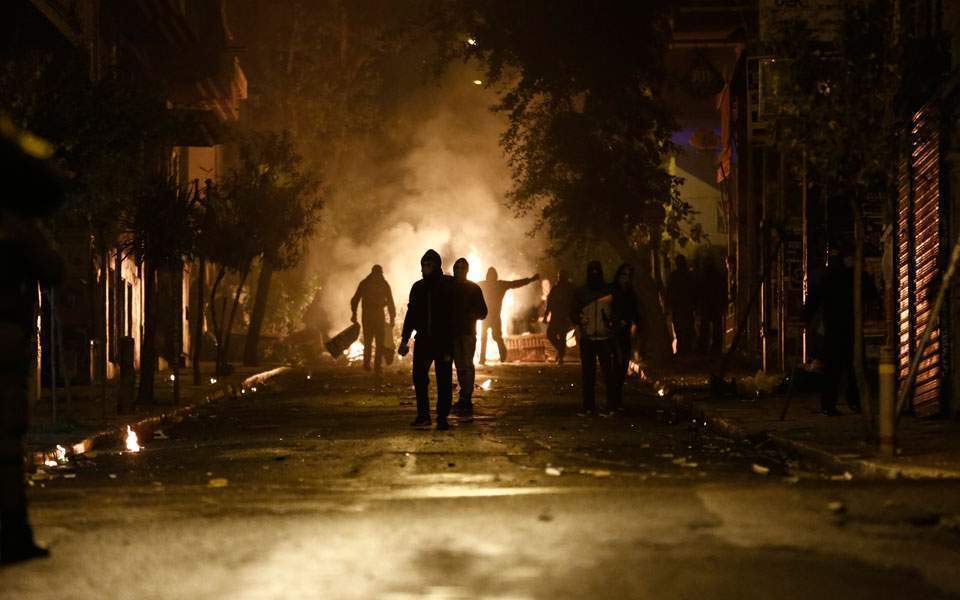 Riot police attacked in central Athens, no arrests