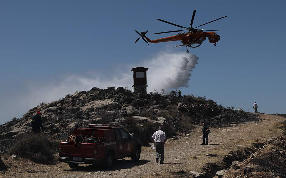 Firefighters tackle blaze on Mount Hymettus near Athens