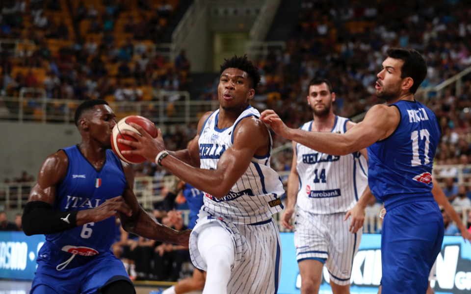 Antetokounmpo shines in match against Italy in Athens