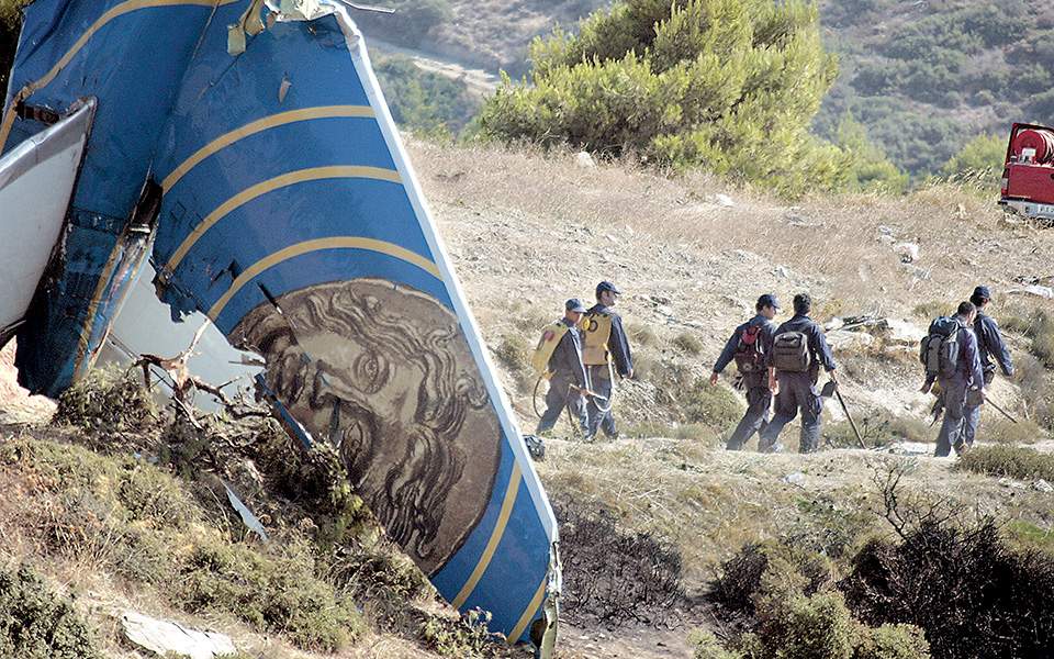 Relatives of Helios tragedy victims pay respects at crash site